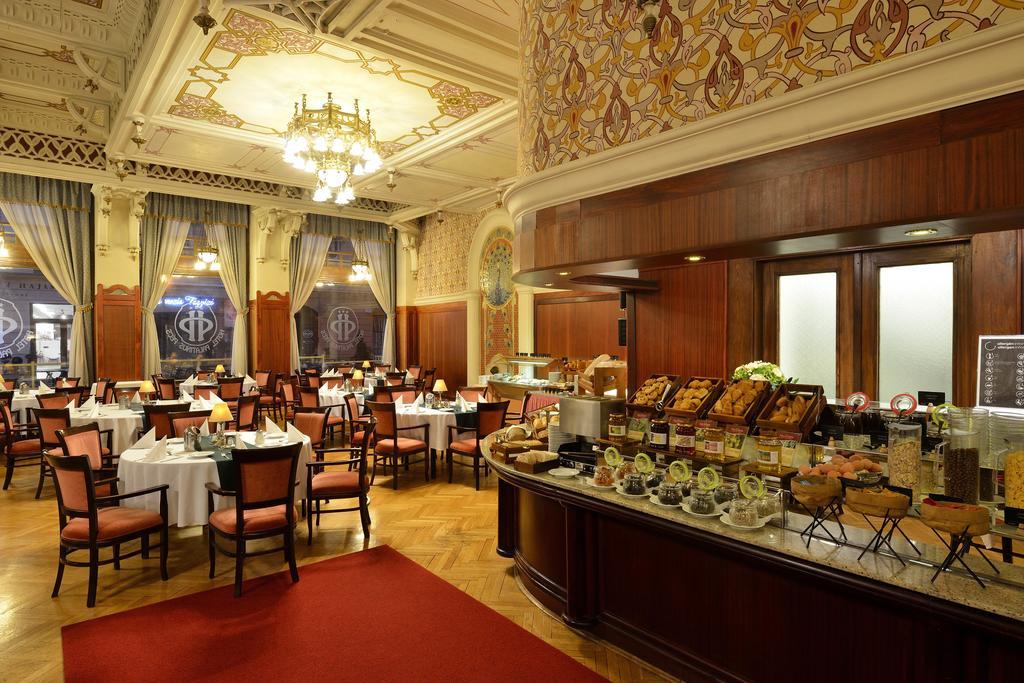 Palatinus Grand Hotel Pécs Exterior foto
