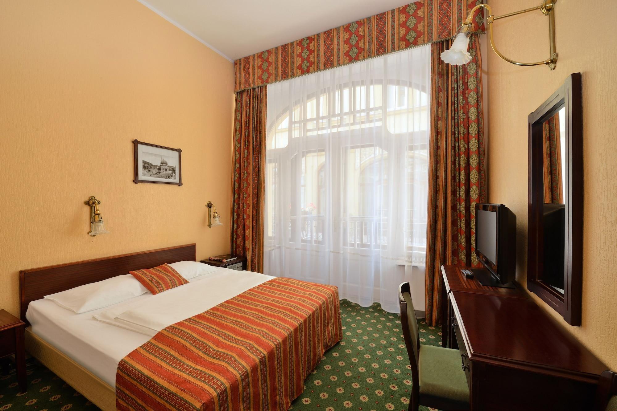 Palatinus Grand Hotel Pécs Exterior foto