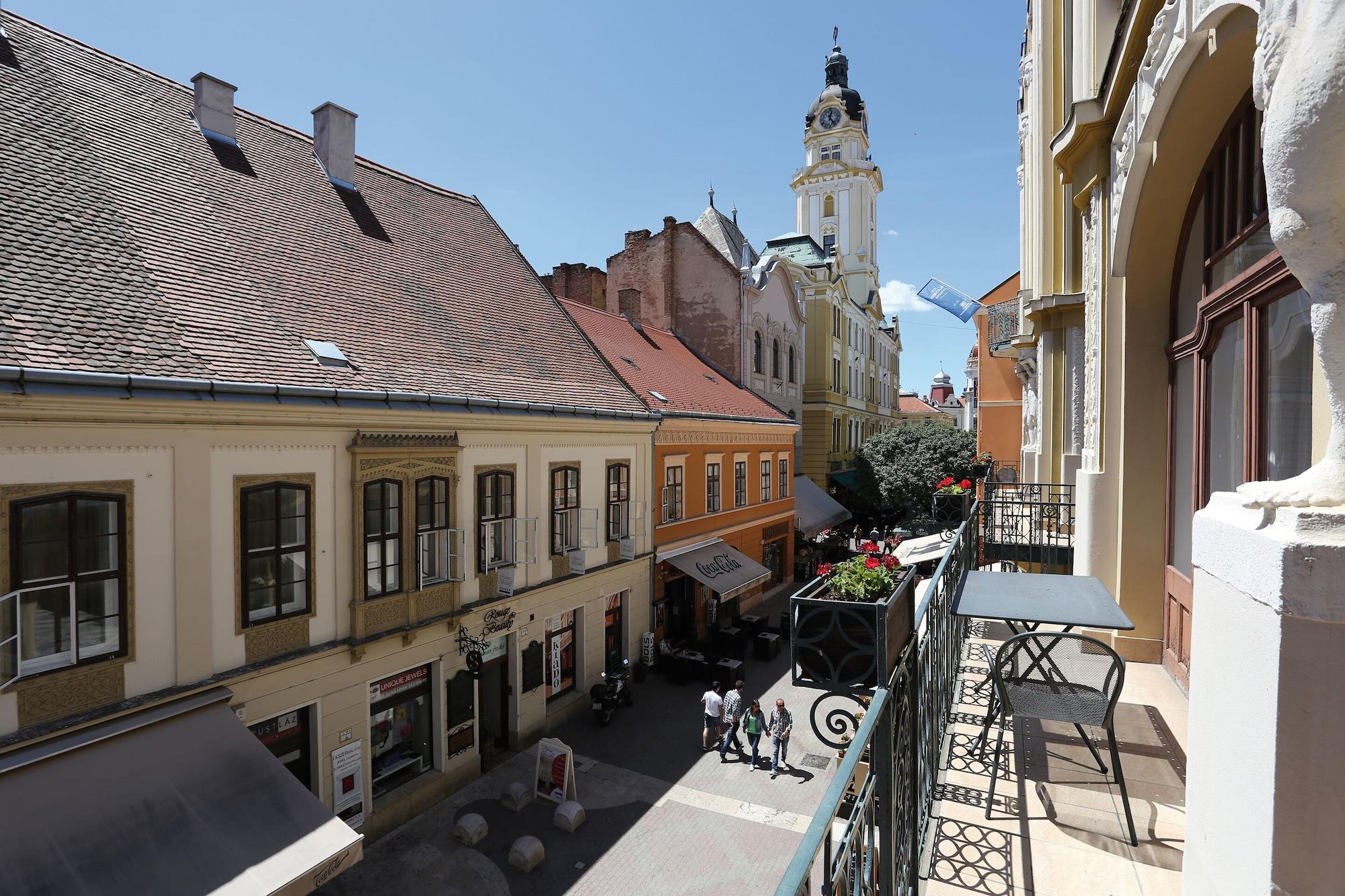 Palatinus Grand Hotel Pécs Exterior foto